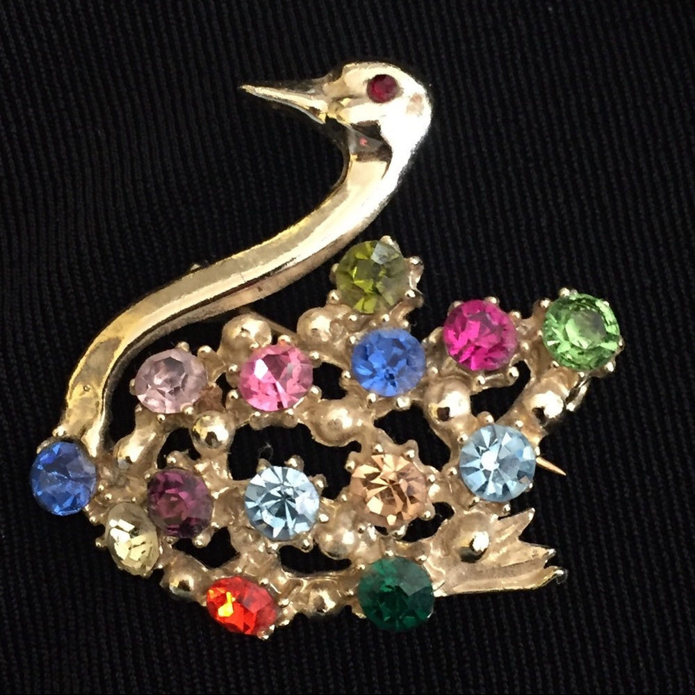 Vintage Swan Rhinestone Brooch A Must See!